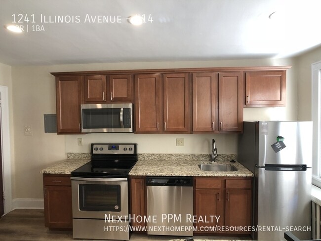 Building Photo - Updated 1 bedroom  Near T, Dishwasher, Hea...