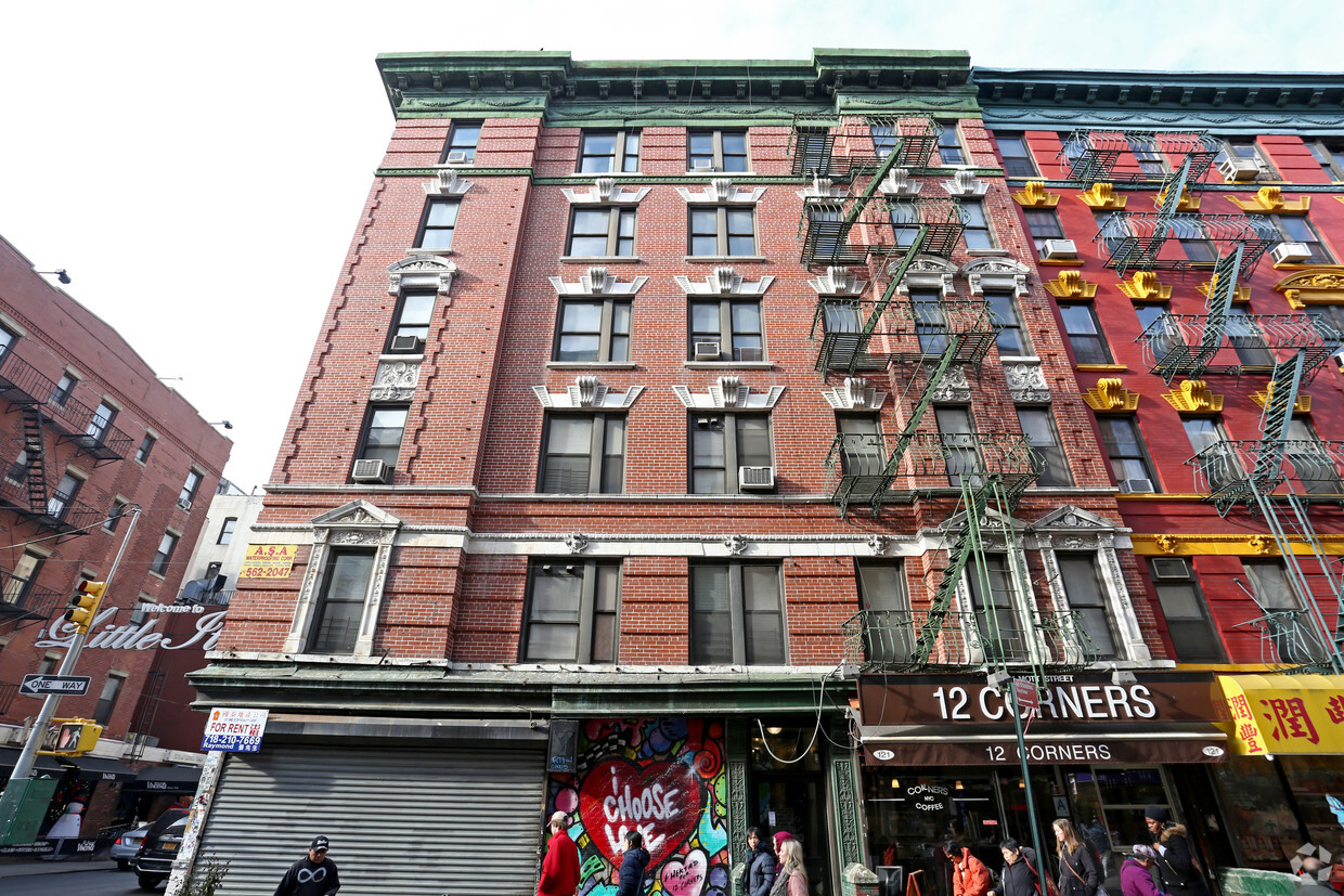 Building Photo - 121 Mott St