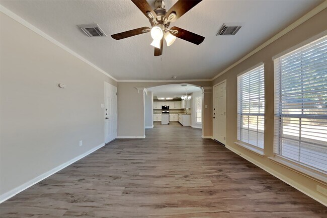 Foto del edificio - 727 Pateway Ct