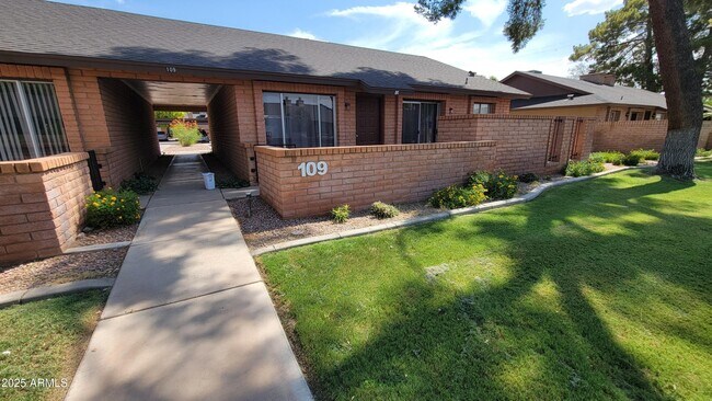 Building Photo - 109 W Concorda Dr