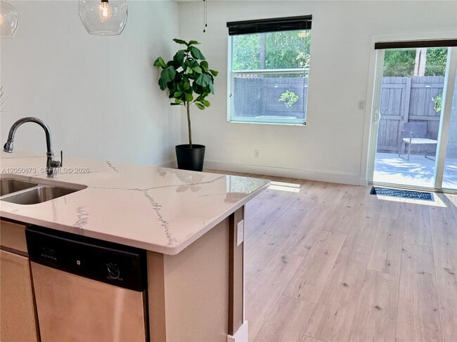 Foto del edificio - 4323 Maybelle Ln