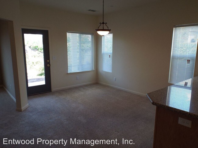 Building Photo - 3301-3375 Bodero Ln