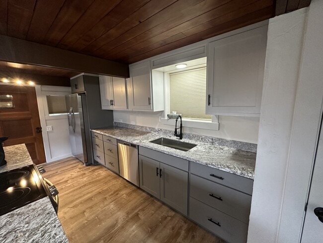 Foto del edificio - 3025 Bailey Ln