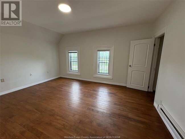 Building Photo - 454 Crawford Ave
