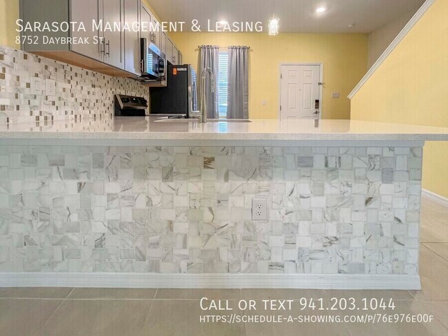 Foto del edificio - 8752 Daybreak St