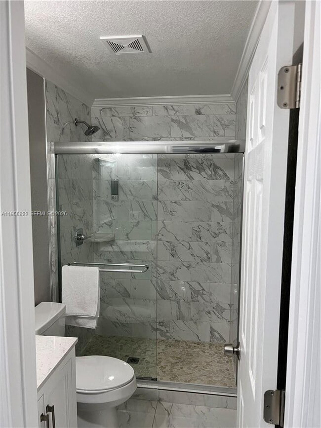 Foto del edificio - 2240 Simms St