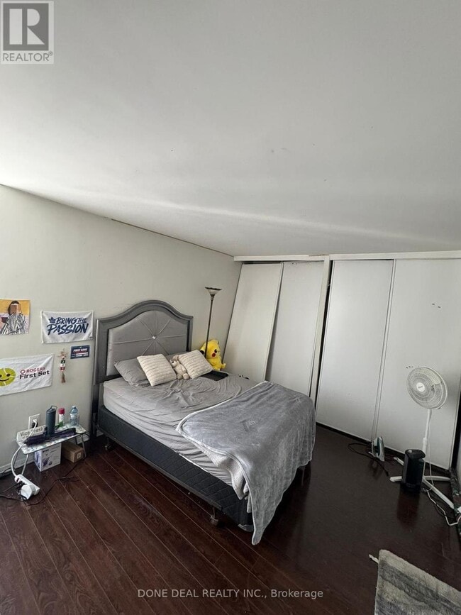 Photo du bâtiment - 10 Martha Eaton Way