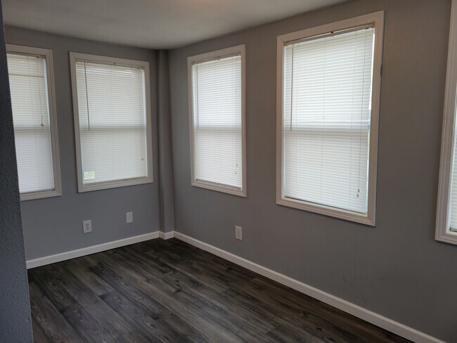 Foto del edificio - 1665 8th St NW