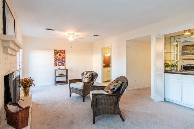 Foto del edificio - 1689 W Sam Houston Pkwy S