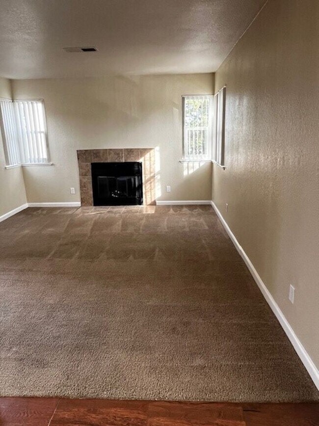 Foto del interior - Carmel Woods Apartments