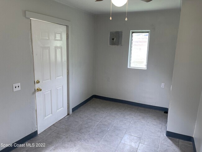 Building Photo - 1628 Sue Dr