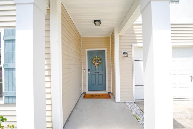 Building Photo - 24 Daylily Ct