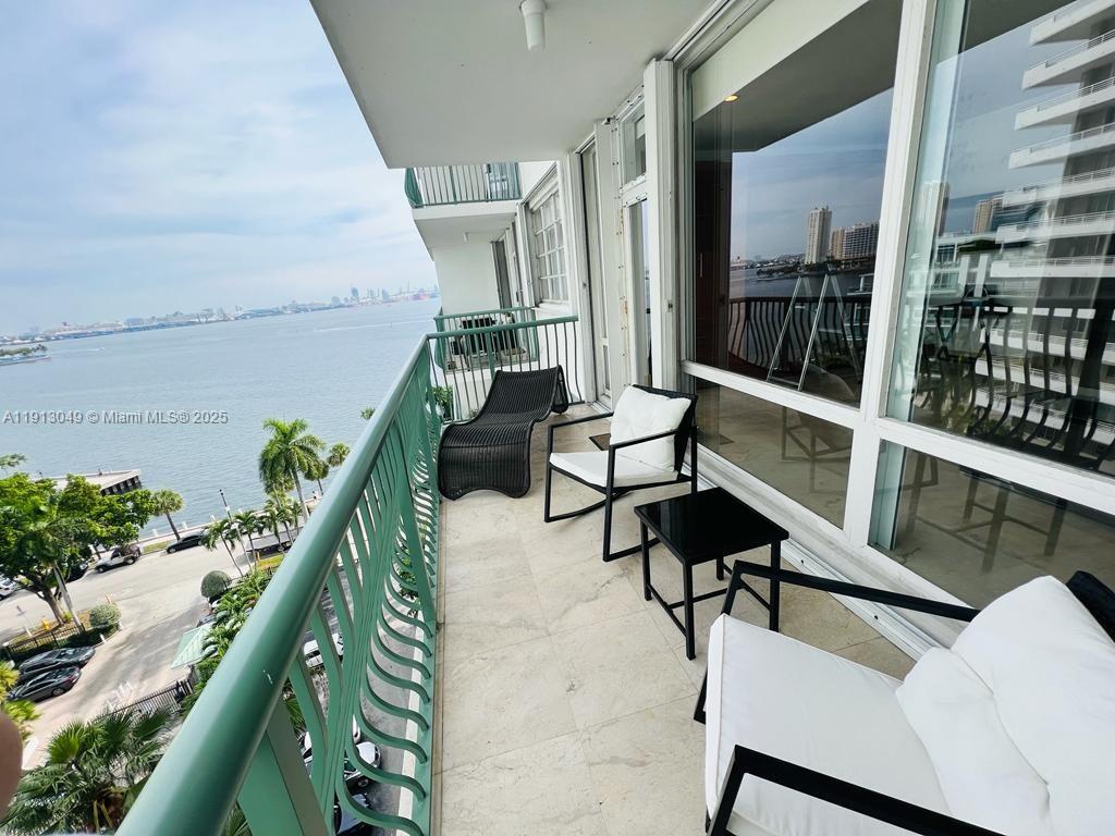 Foto principal - 1408 Brickell Bay Dr