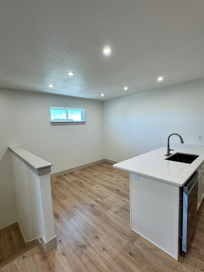Foto del edificio - 684 S 750 W