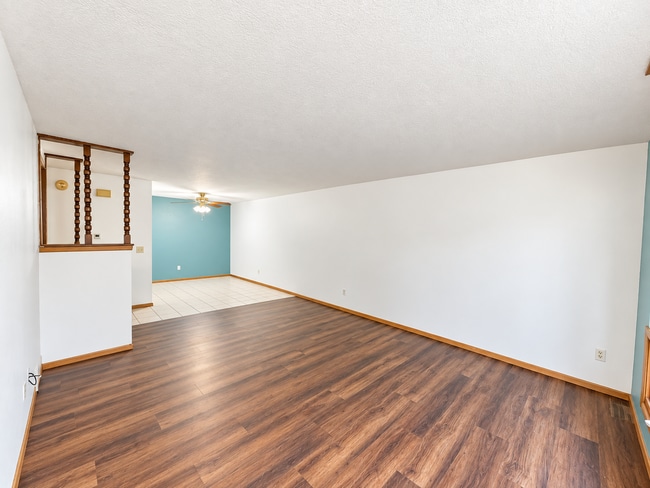 Building Photo - 407 S Thompson Ave