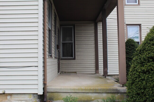 Building Photo - 500 W Penn Ave
