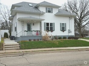 Building Photo - 615 Green St