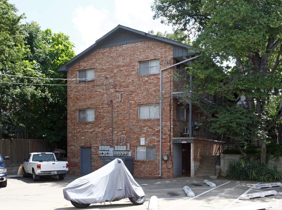 Trenton Colonial Apartments Apartments in Tulsa, OK
