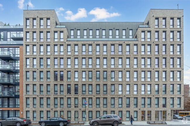 Building Photo - 100 Lenox