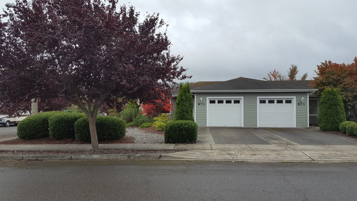Primary Photo - 2 bed 2 bath in Sequim