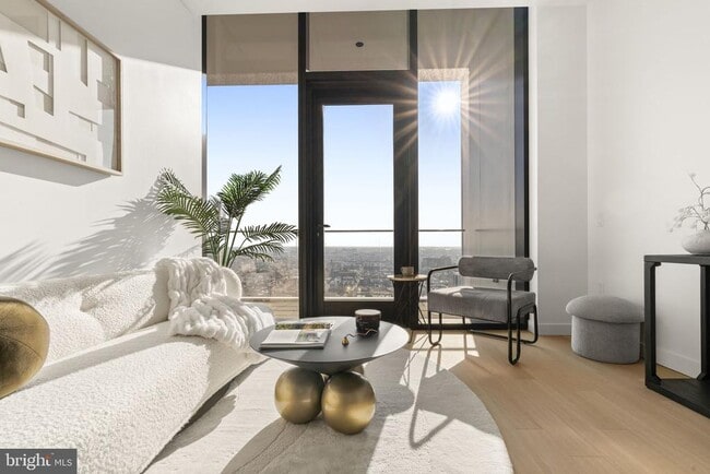 Building Photo - 210 S 12th St