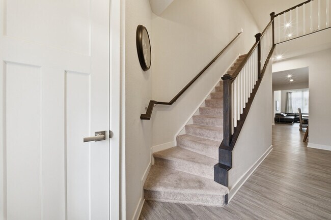 Building Photo - 1617 Catbird Ln