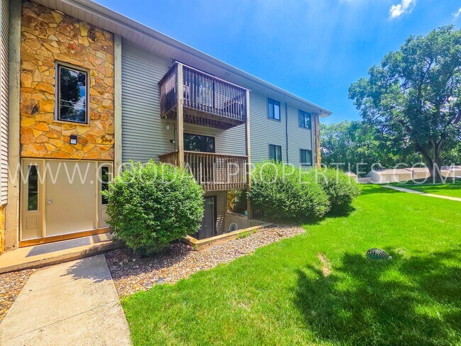 Foto del edificio - 2 Bed, 2 Bath Condo with Pool Access in Clive