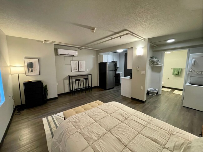 Interior Photo - The Lyon