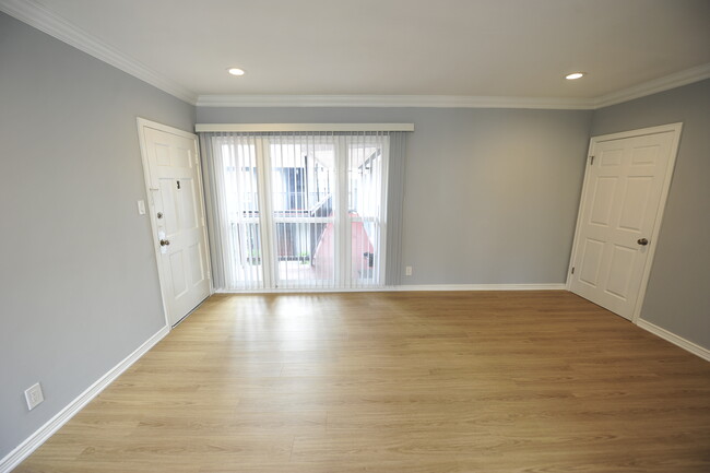 Building Photo - 413 Witmer St