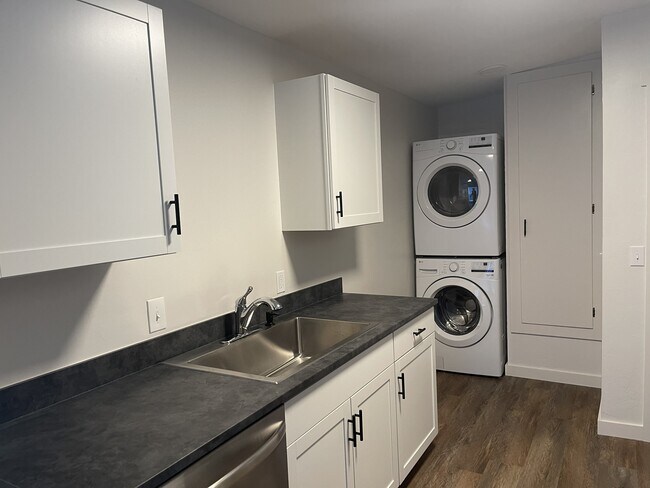 Foto del edificio - 1210 E Monroe Dr