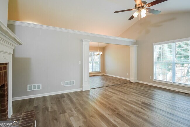Foto del edificio - 1442 Paddocks Ct