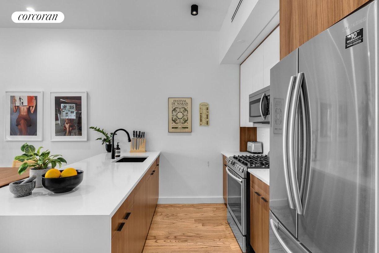 Foto principal - 897 Herkimer St