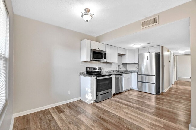 Foto del edificio - 407 Garrison Ct