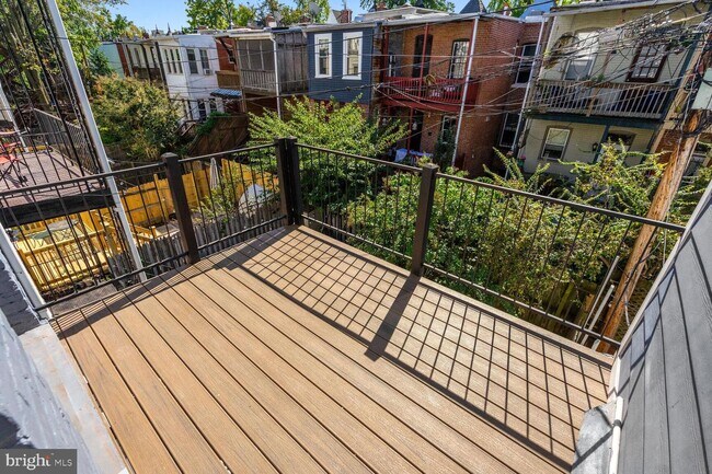 Foto del edificio - 1468 Newton St NW