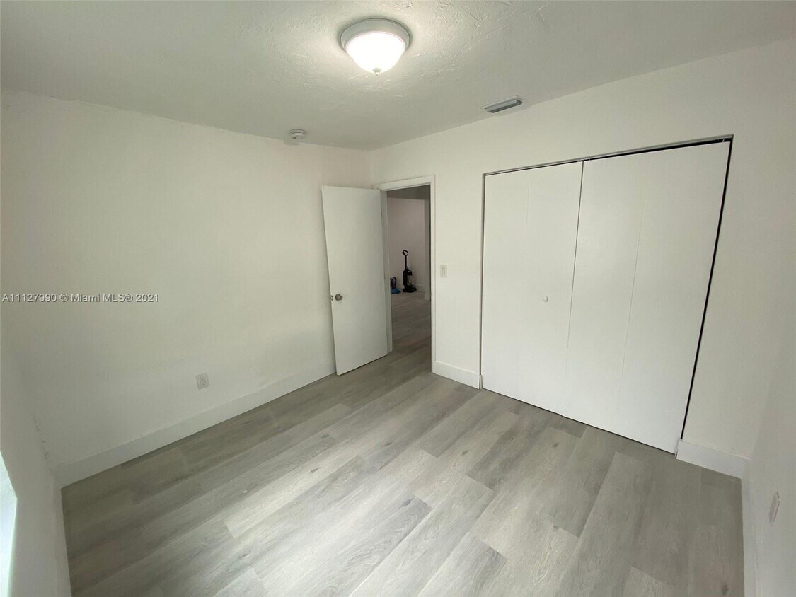 Foto del edificio - 2035 NW 43rd St