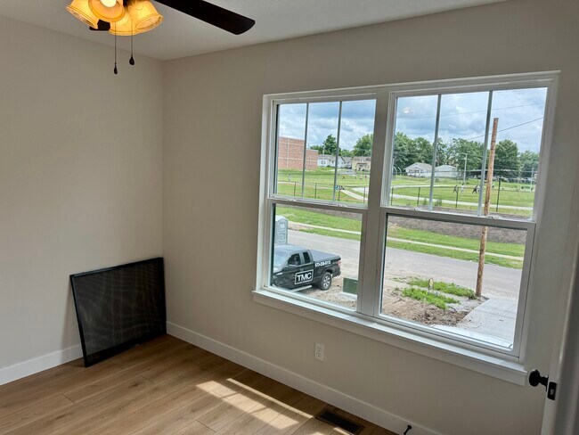 Foto del edificio - 507 Hickman Ave