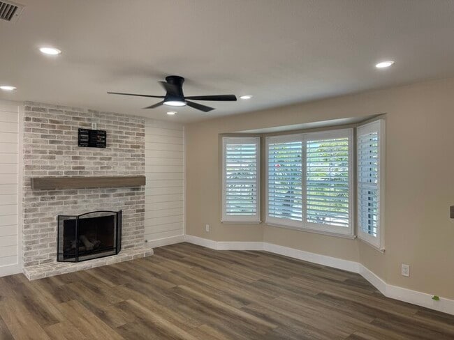 Building Photo - Brand New Remodel – Stunning Pool Home wit...