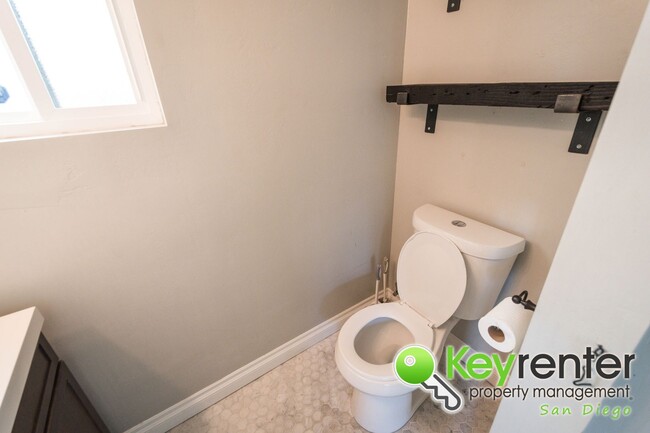 Building Photo - North Park Cozy Front Home of Duplex (full...