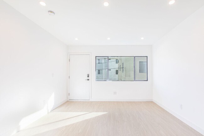 Foto del interior - 6133 Eleanor Ave