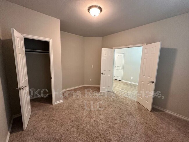 Foto del edificio - 14008 Babbling Brook Dr