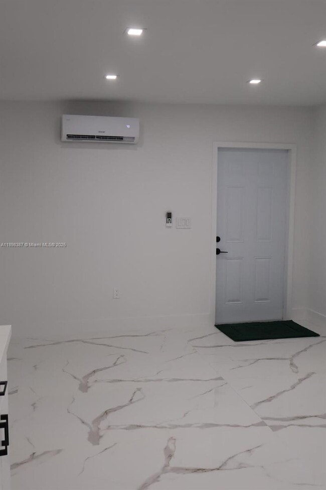 Foto del edificio - 9701 SW 30th St