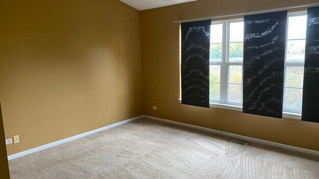 Building Photo - 2513 Oneida Ln
