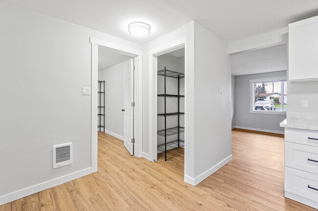 Foto del edificio - 5110 Diamond Blvd SW