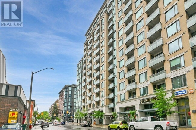 Building Photo - 238 Besserer St