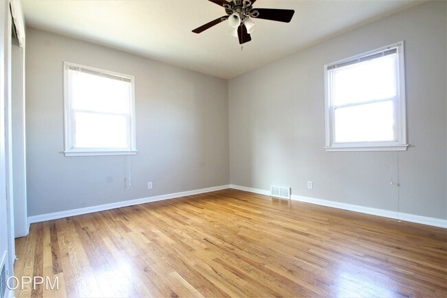 Building Photo - 2 br, 1 bath Apartment - 806 N 46th St