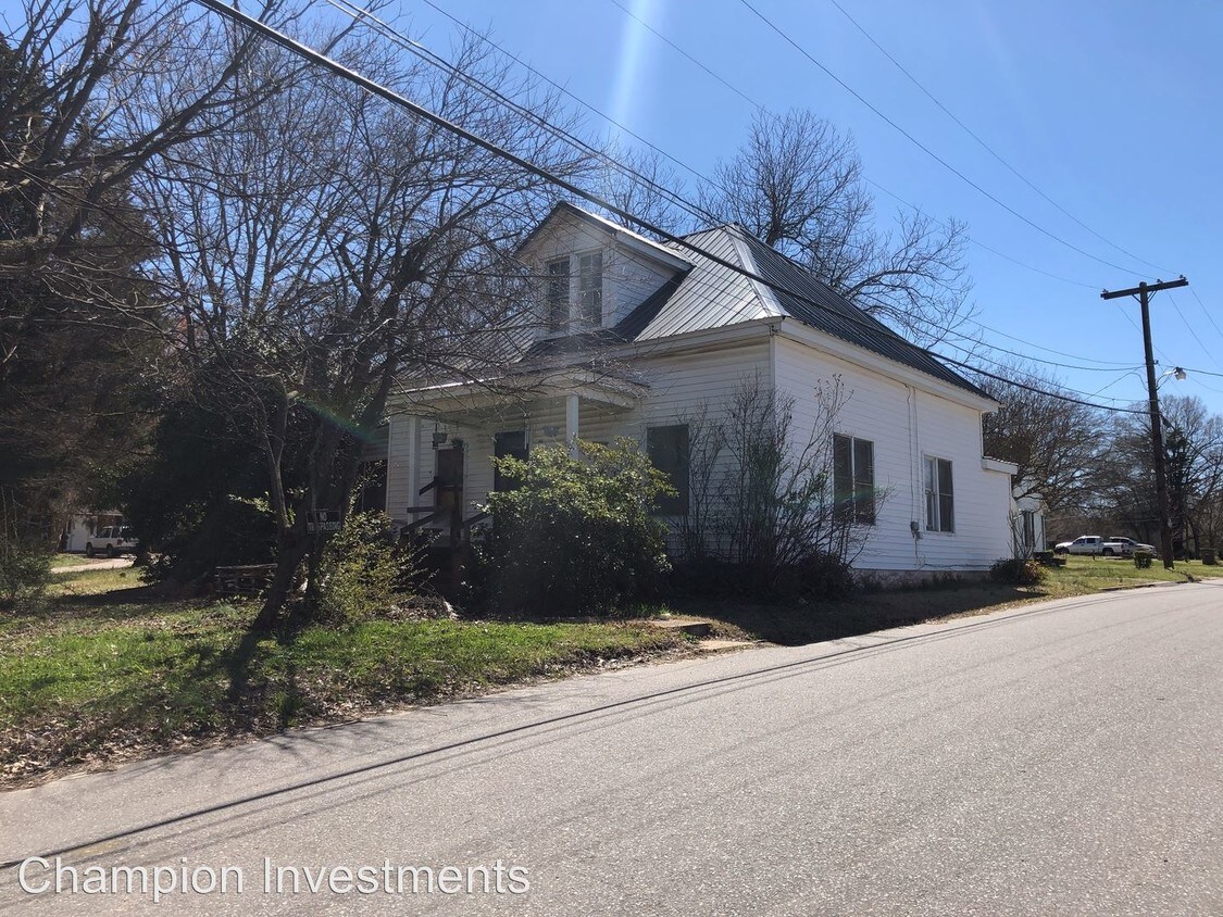 Primary Photo - 3 br, 2 bath House - 735 West Marion Street
