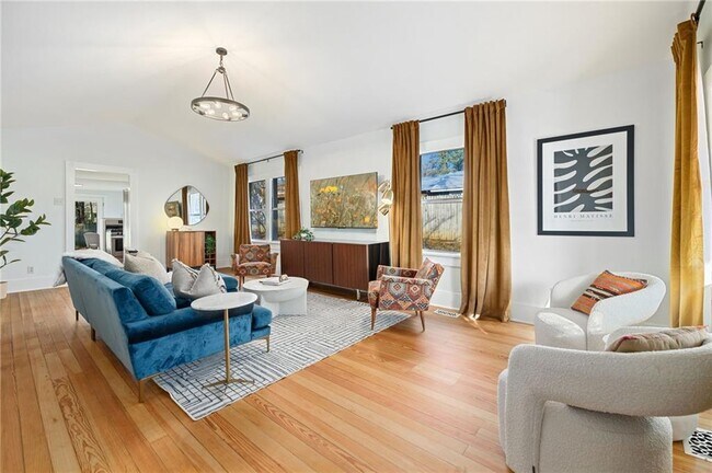 Foto del edificio - 325 S Washington Ave