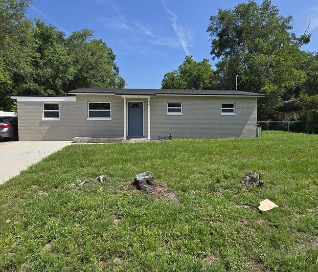 Building Photo - Beautiful 4-bedroom, 2-bath home in Orange...