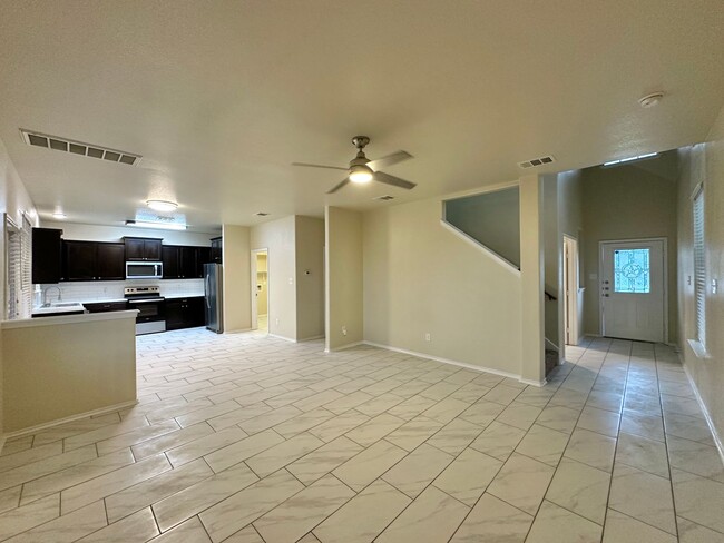 Building Photo - Viewable Now!