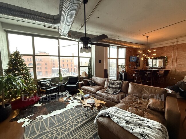 Foto del edificio - 745 Washington St